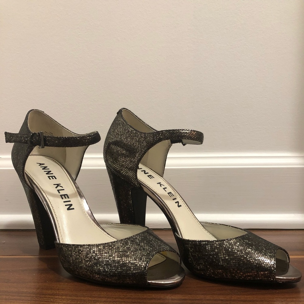 ANNE KLEIN Metallic Pewter Peep-toe Pumps